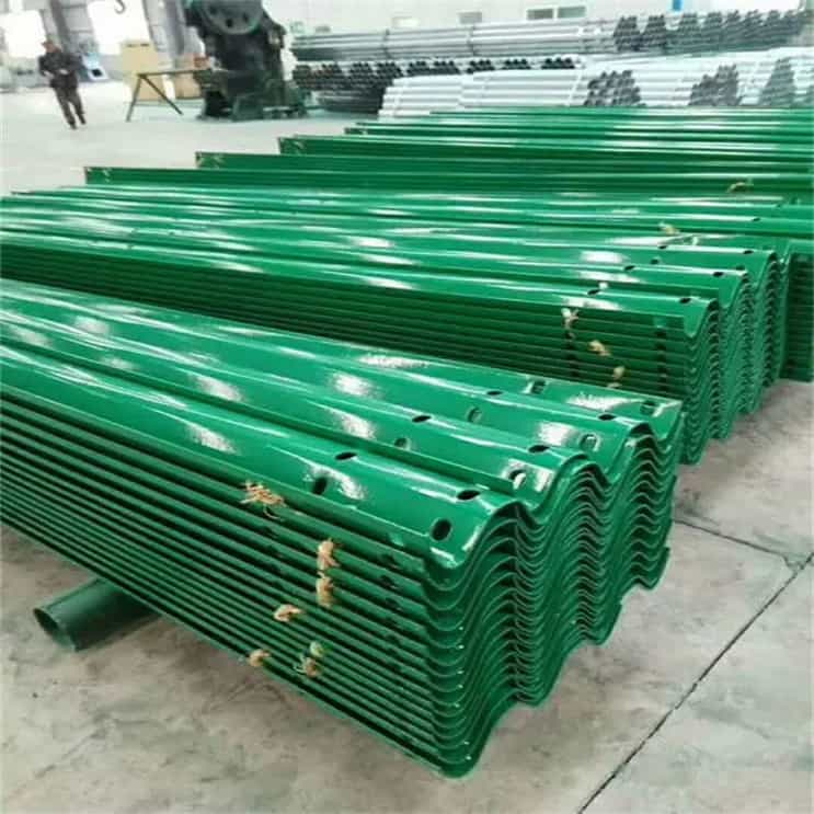 不同路面上使用的波形护栏结构有那些区别